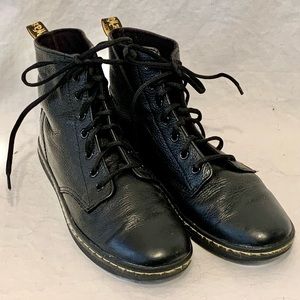 Dr. Martens Leyton Black Leather Combat Boots Size 9